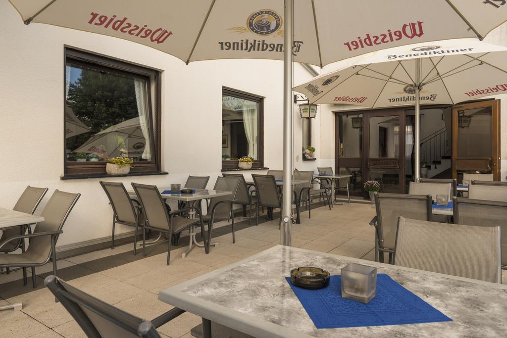 Hotel Restaurant Haesfeld Überherrn Exterior foto